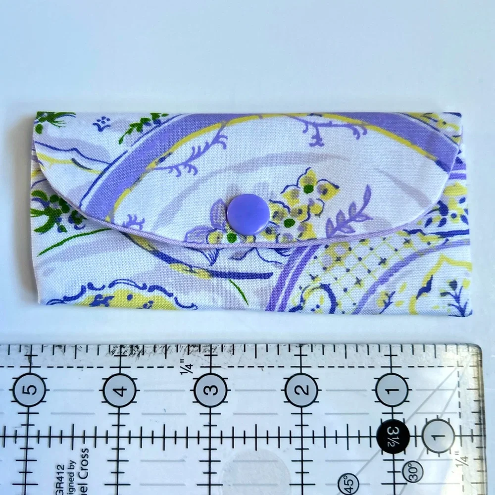 HAND CRAFTED Colorful Floral Fabric 100% Cotton Lipstick Cozy Pocket Holder - Picture 7 of 7